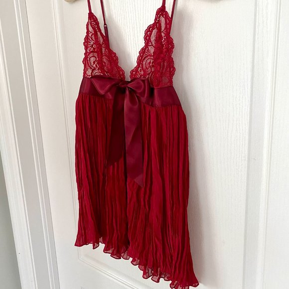 Victoria's Secret Red Pleated Babydoll Chemise with Lace Chiffon Satin - Picture 7 of 16